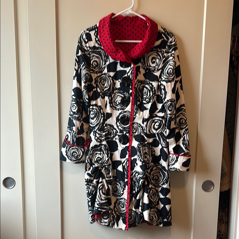 NWT Chic Floral/red polka dot retro style jacket
A true piece of art